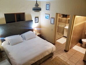 3 bedrooms, WiFi, bed sheets - Panoramic views across the lagoon, bay and mountain (Plettenberg Bay)