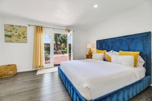 9 bedrooms, in-room safe, iron/ironing board, free WiFi