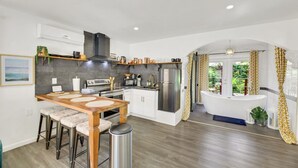 Private kitchen - 9 BR Modern Ranch House with Beach House Resort (Las Vegas)