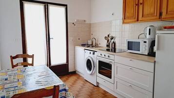 Réfrigérateur, four, grille-pain