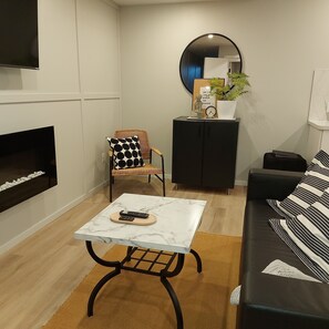 Smart TV, fireplace - Relax on 4th!
Brand new, meticulously clean suite in perfect location! (Saskatoon)