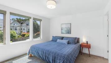 Classic Apartment | 3 bedrooms, desk, iron/ironing board, free WiFi