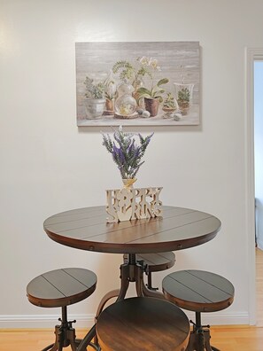 Dining - 9 - Peaceful & Spacious 4B2B Upper Unit near FW (Daly City)