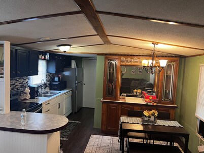 Great place to hit the trails! Quiet place 3 BR, Close to HM trailsLogan County!
