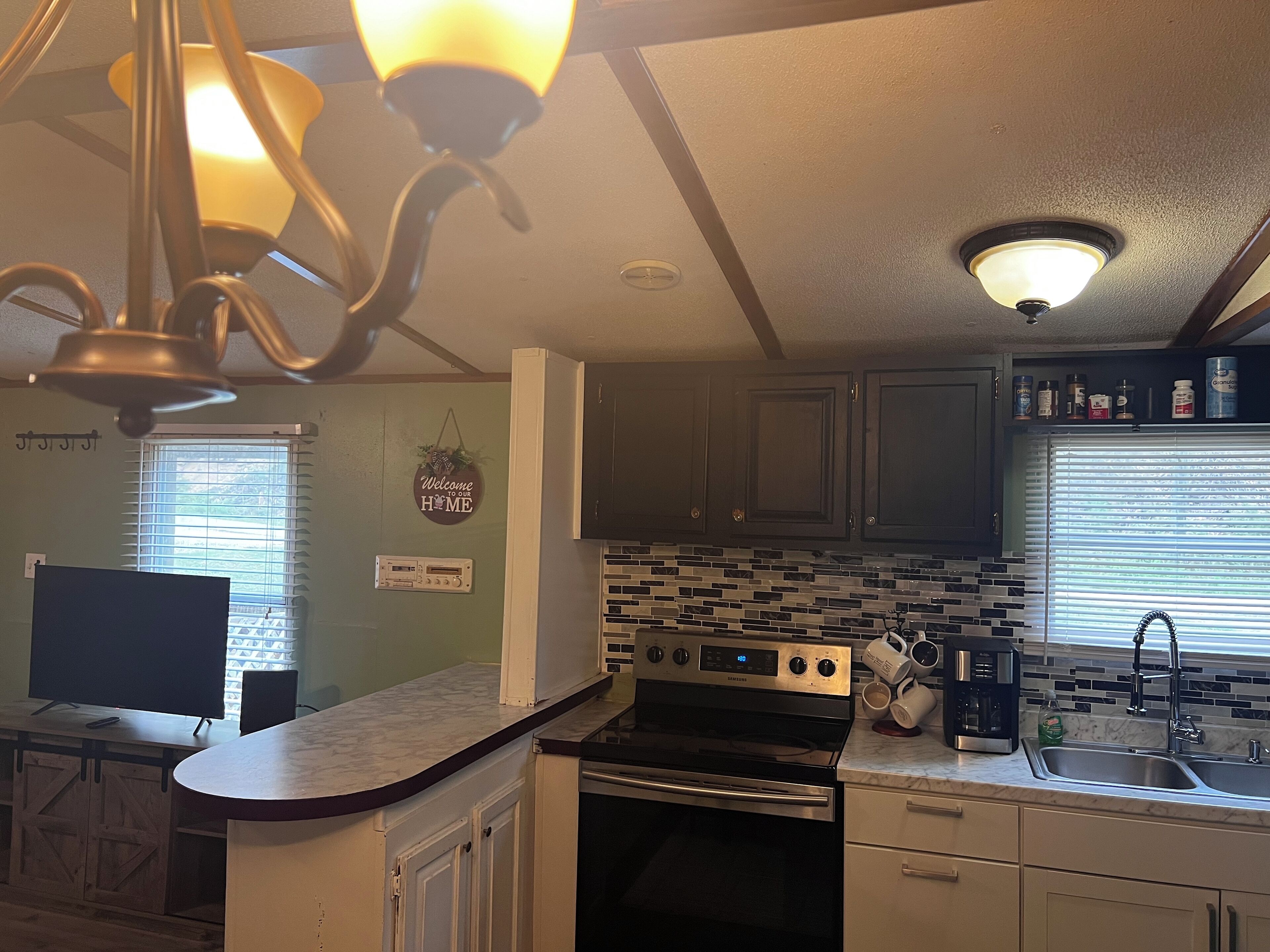 Kylskåp, mikrovågsugn, ugn och spishäll