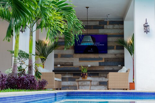 Gorgeous Villa at only16 min. Away from Xetulul, Xocomil