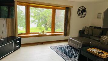 智能电视、电子游戏、书