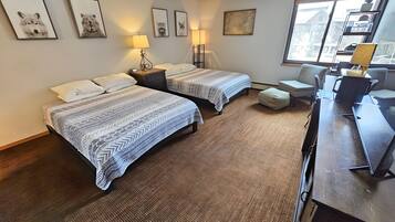 1 sovrum, skrivbord, wi-fi och sÀngklÀder