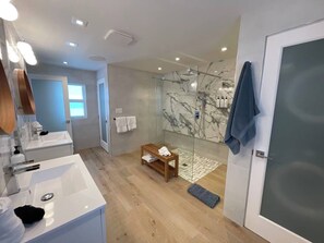 Shower, towels