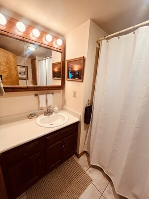 Toallas y papel de baño 