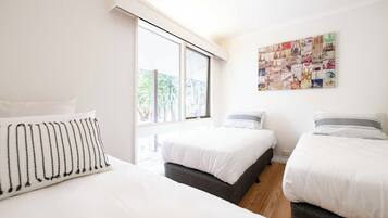 4 bedrooms, free WiFi, bed sheets