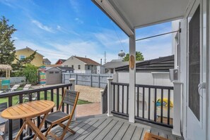 Outdoor dining - Seaside Heights' Paradise House: 5BR (Seaside Heights)