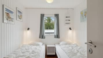 3 bedrooms, travel crib, free WiFi