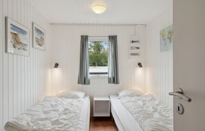 3 bedrooms, travel crib, free WiFi