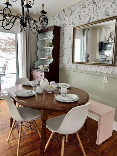 Charming 3-bedroom house with AC, WiFi and outdoor hot tub in peaceful Damascus