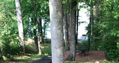 Watauga Lake Home with Private Dock and Large Yard