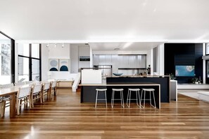 Interior - Luxury & Breathtaking ocean views (Sunshine Beach)