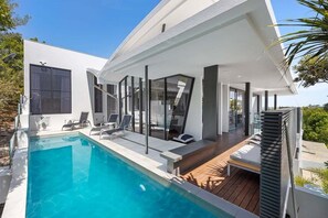 A heated pool - Luxury & Breathtaking Views for Families (Sunshine Beach)