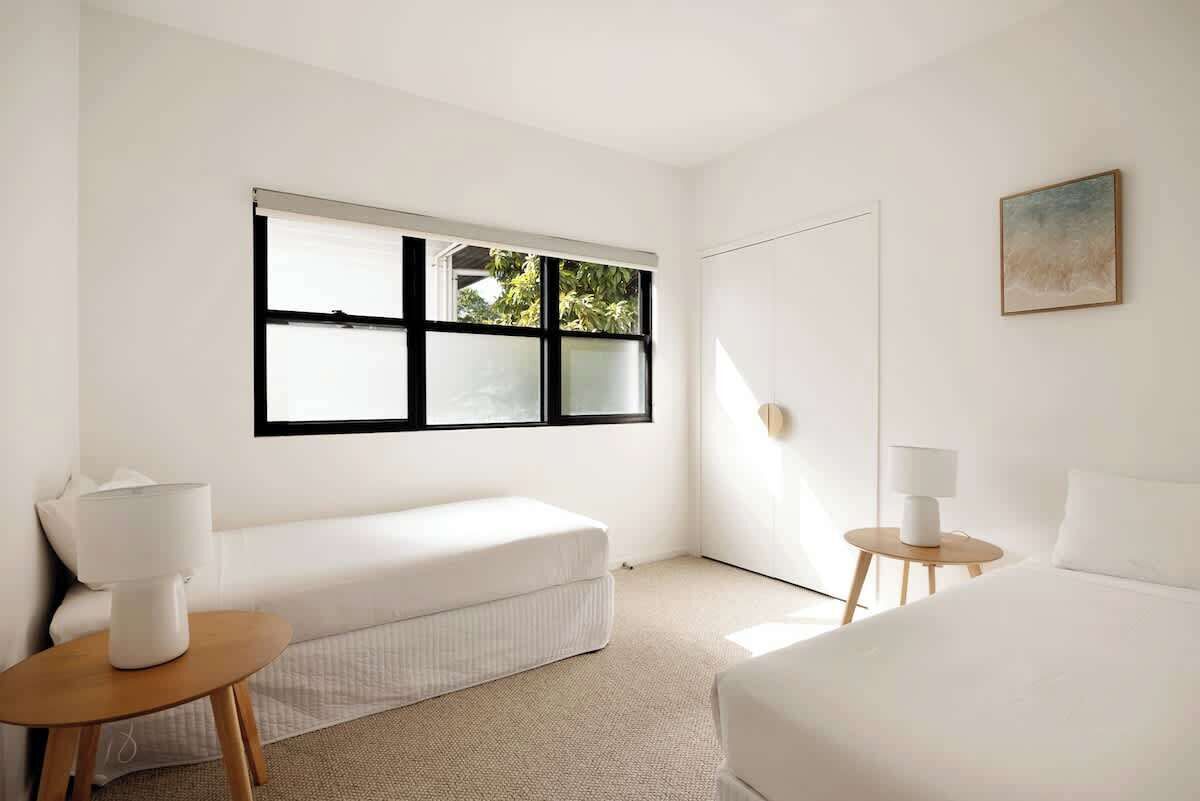6 bedrooms, desk, iron/ironing board, WiFi
