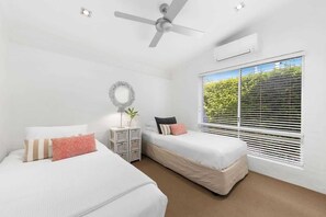 4 Schlafzimmer, Schreibtisch, WLAN, Bettwäsche