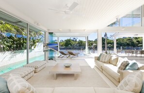 Smart TV - Iluka: Luxurious Riverfront Retreat (Noosa Heads)