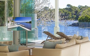 Pool - Iluka: Luxurious Riverfront Retreat (Noosa Heads)