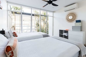 4 bedrooms, iron/ironing board, WiFi, bed sheets