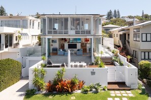 Terrace/patio - The Beach Shack - Getaway on Sunshine Beach (Sunshine Beach)
