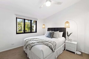 8 bedrooms, iron/ironing board, free WiFi, bed sheets