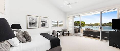4 bedrooms, bed sheets