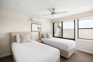 4 bedrooms, iron/ironing board, WiFi (free), bed sheets