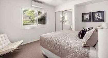 Sunshine Beach Retreat - Pool, Backyard