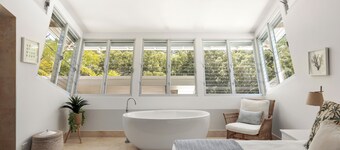 Sunshine Beach Retreat: Pool, Backyard