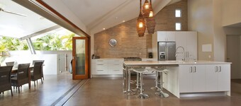 Sunshine Beach Retreat: Pool, Backyard