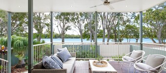 Tranquil & Modern Riverside Getaway