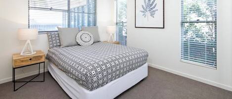 4 chambres, fer et planche à repasser, Wi-Fi gratuit, draps fournis