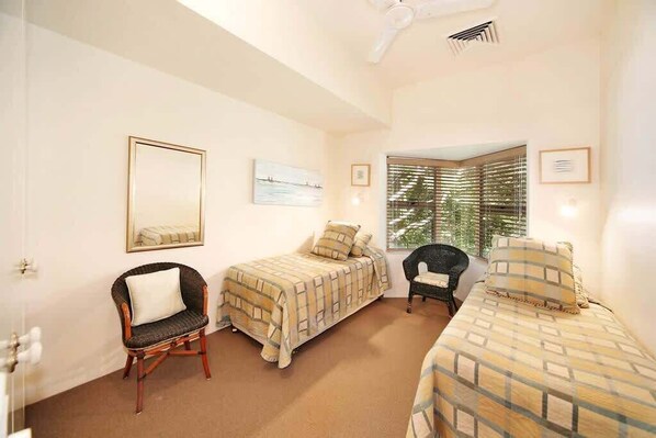 2 bedrooms, iron/ironing board, WiFi (free), bed sheets