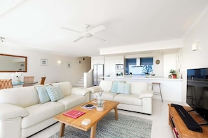 Smart TV - Courtyard Charm - Ocean Views, Little Cove (Little Cove)