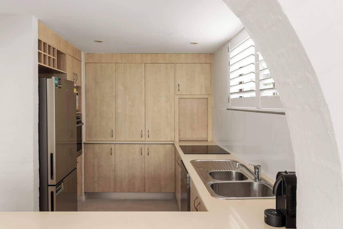 Fridge, oven, stovetop