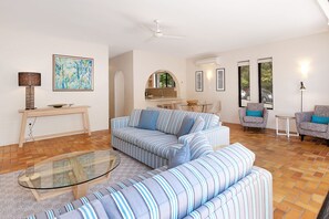 TV - Balcony Tranquility (Little Cove)