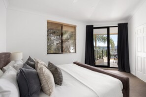 3 bedrooms, iron/ironing board, free WiFi, bed sheets - Penthouse with Incredible Views & Pool (Noosa Heads)