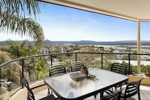 Outdoor dining - Penthouse with Incredible Views & Pool (Noosa Heads)