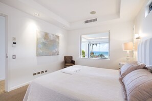 3 bedrooms, iron/ironing board, free WiFi, bed sheets - The Breakers 3: Noosa Paradise Retreat (Noosa Heads)