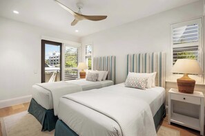 3 bedrooms, iron/ironing board, WiFi (free), bed sheets