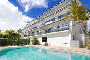 Pool - Commodore 5 - Modern Waterfront (Noosa Heads)
