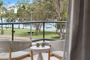 Property grounds - Luxurious Noosa River Bliss at Como (Noosaville)