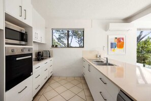 Macchina per tè/caffè, frigorifero, microonde, forno