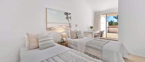 3 bedrooms, iron/ironing board, WiFi (free), bed sheets