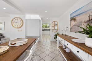 Dining - Modern Noosa Retreat: Private Pool (Noosa Heads)