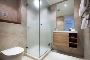 Shower, hair dryer, shampoo